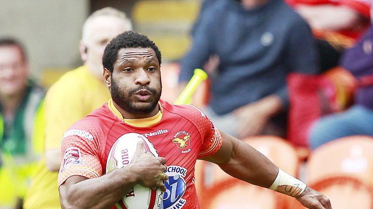 Garry Lo scored 49 tries in 46 appearances  for the Sheffield Eagles over the last two seasons and will join Castleford Tigers for 2018