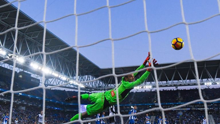 Geoffrey Kondogbia scores the opening goal during the La Liga match between Espanyol and Valencia 