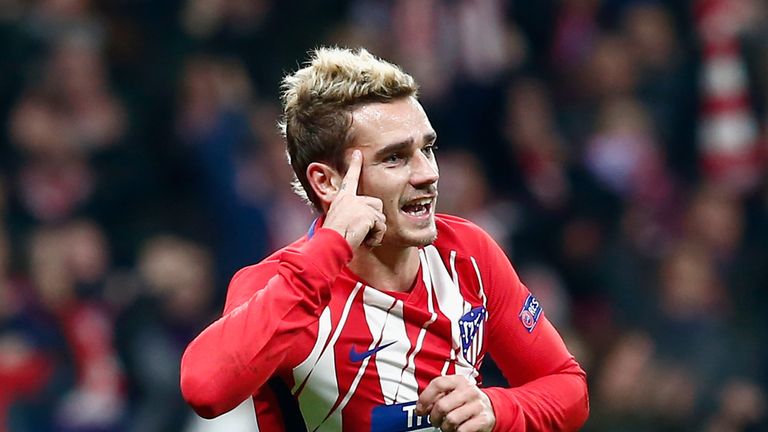MADRID, SPAIN - NOVEMBER 22:  Antoine Griezmann of Atletico Madrid celebrates after scoring his team's opening goal during the UEFA Champions League group 