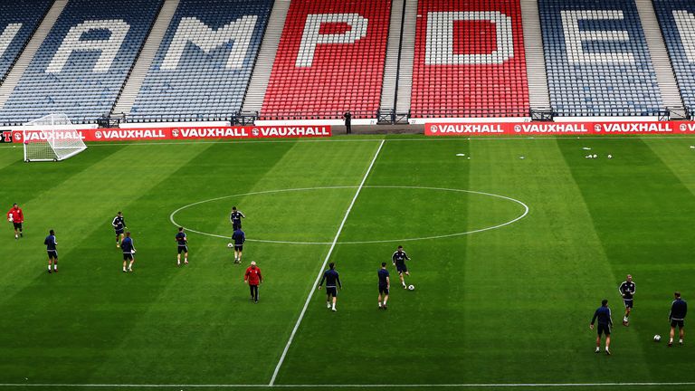 GLASGOW, SCOTLAND - OCTOBER 02: Scotland manager Gordon Strachan and his squad are seen during a training session ahead of the  FIFA 2018 World Cup Qualifi