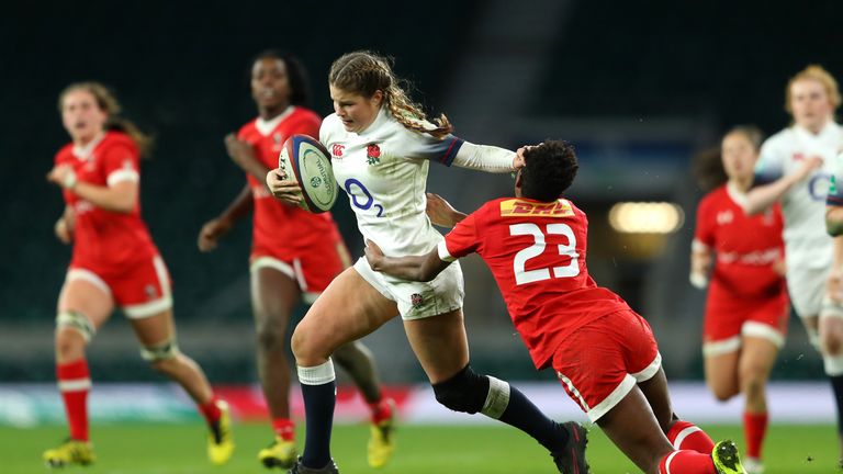 LONDON, ENGLAND - NOVEMBER 25: Jess Breach of England on the way to scoring a try during the Old Mutual Wealth Series match between England and Canada at T