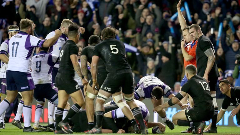 Scotland's Jonny Gray scores his sides first try against New Zealand during the Autumn International at BT Murrayfield, Edinburgh. 18/11/2017