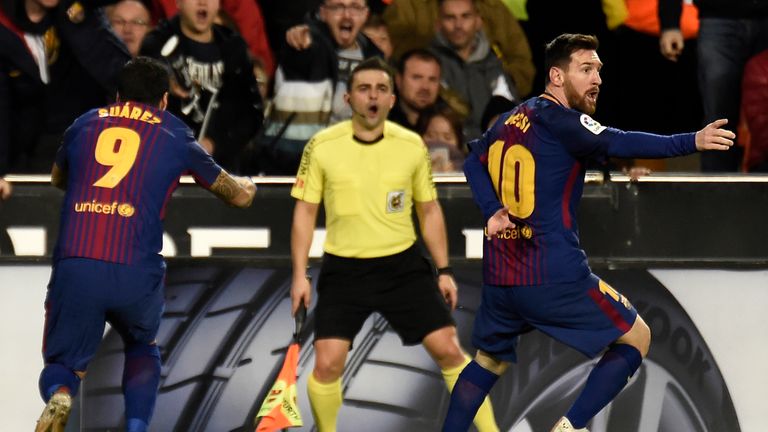 Barcelona's Argentinian forward Lionel Messi complains during the Spanish league football match Valencia CF and FC Barcelona at Mestalla stadium in Valenci