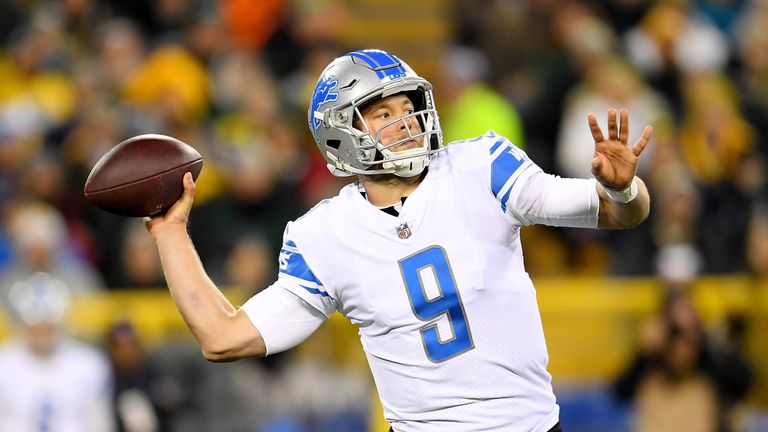 GREEN BAY, WI - NOVEMBER 06:  Matthew Stafford #9 of the Detroit Lions throws a pass in the first quarter against the Green Bay Packers at Lambeau Field on