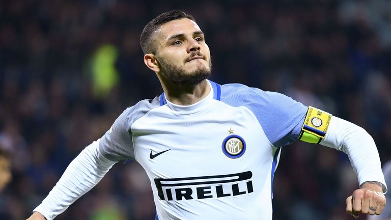 Inter Milan's Argentinian forward Mauro Icardi celebrates after scoring a goal during the Italian Serie A football match between Cagliari and Inter Milan o