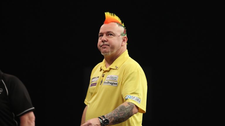 BWIN GRAND SLAM OF DARTS 2017.CIVIC HALL,.WOLVERHAMPTON.PIC;LAWRENCE LUSTIG.FINAL.MICHAEL VAN GERWEN V PETER WRIGHT.Peter WRIGHT IN ACTION