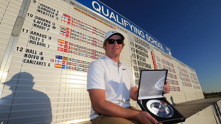 TARRAGONA, SPAIN - NOVEMBER 16:  Sam Horsfield of England poses with his award after the final round of the European Tour Qualifying School Final Stage at 