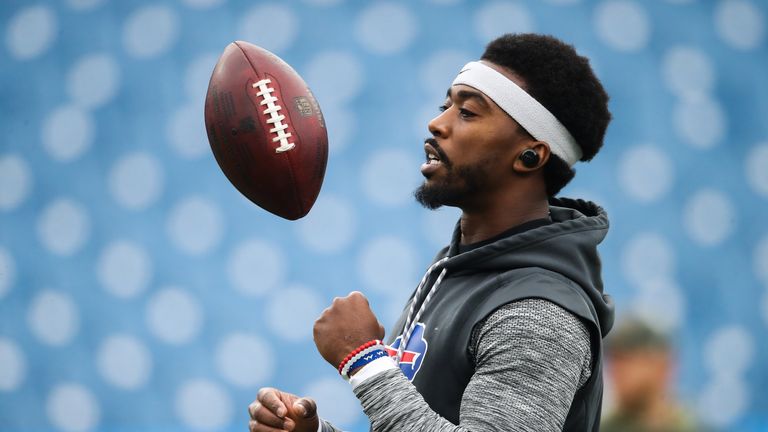 ORCHARD PARK, NY - NOVEMBER 12:  Tyrod Taylor #5 of the Buffalo Bills throws the ball before a game against the New Orleans Saints on November 12, 2017 at 