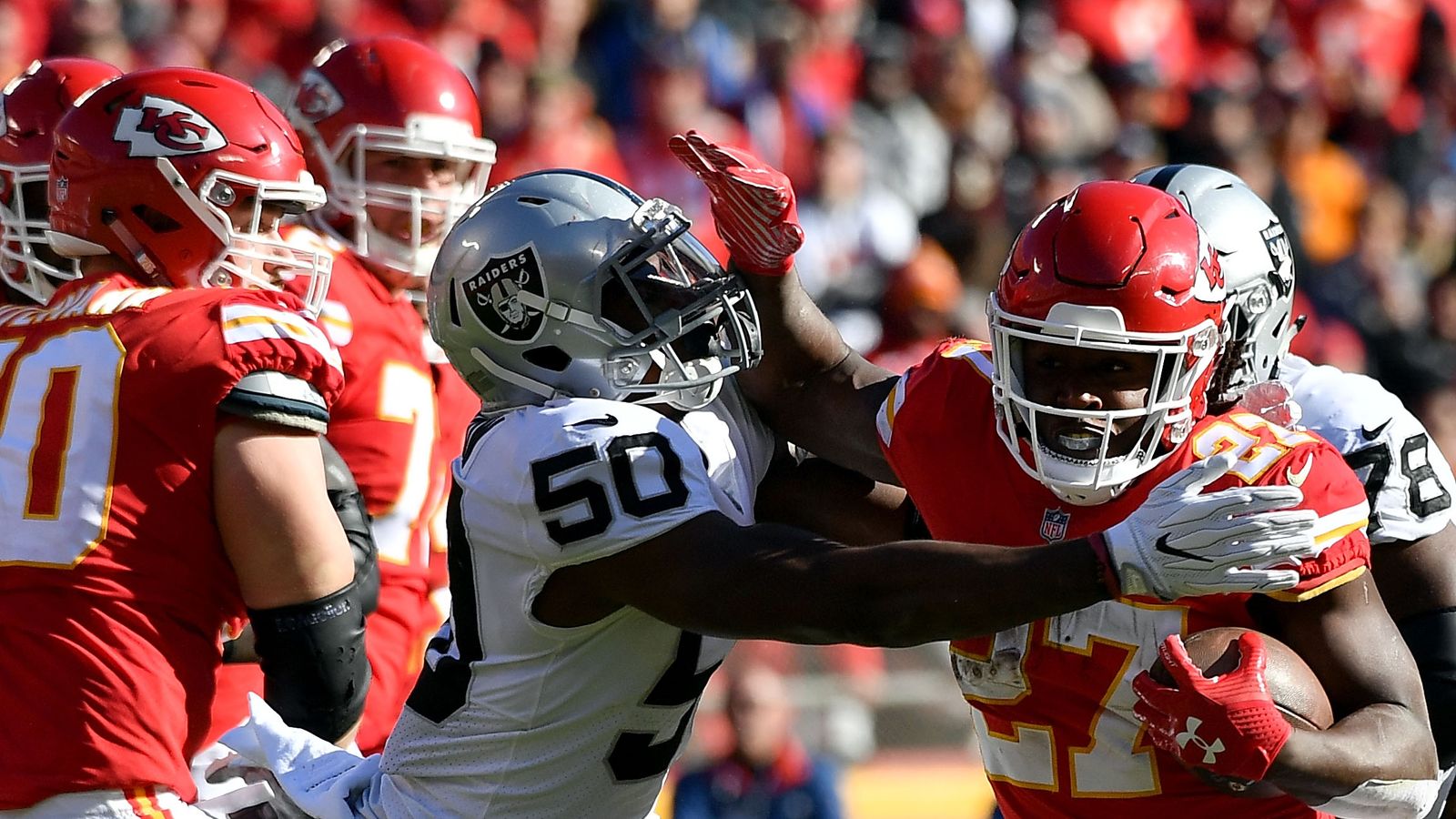 Oakland Raiders 1526 Kansas City Chiefs Kareem Hunt stars in big AFC