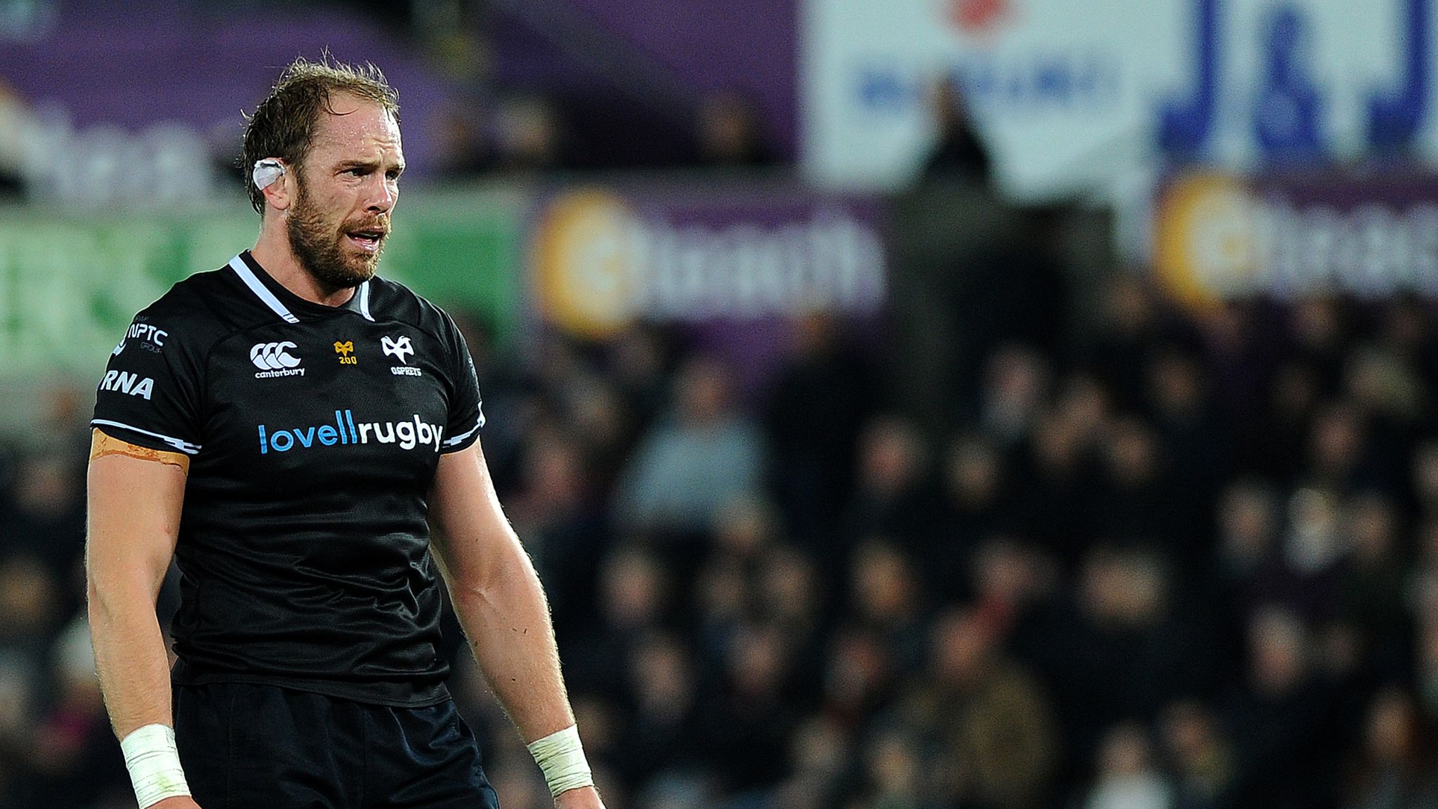 Alun Wyn Jones signs new national dual contract with Welsh Rugby Union and Ospreys Rugby Union News Sky Sports