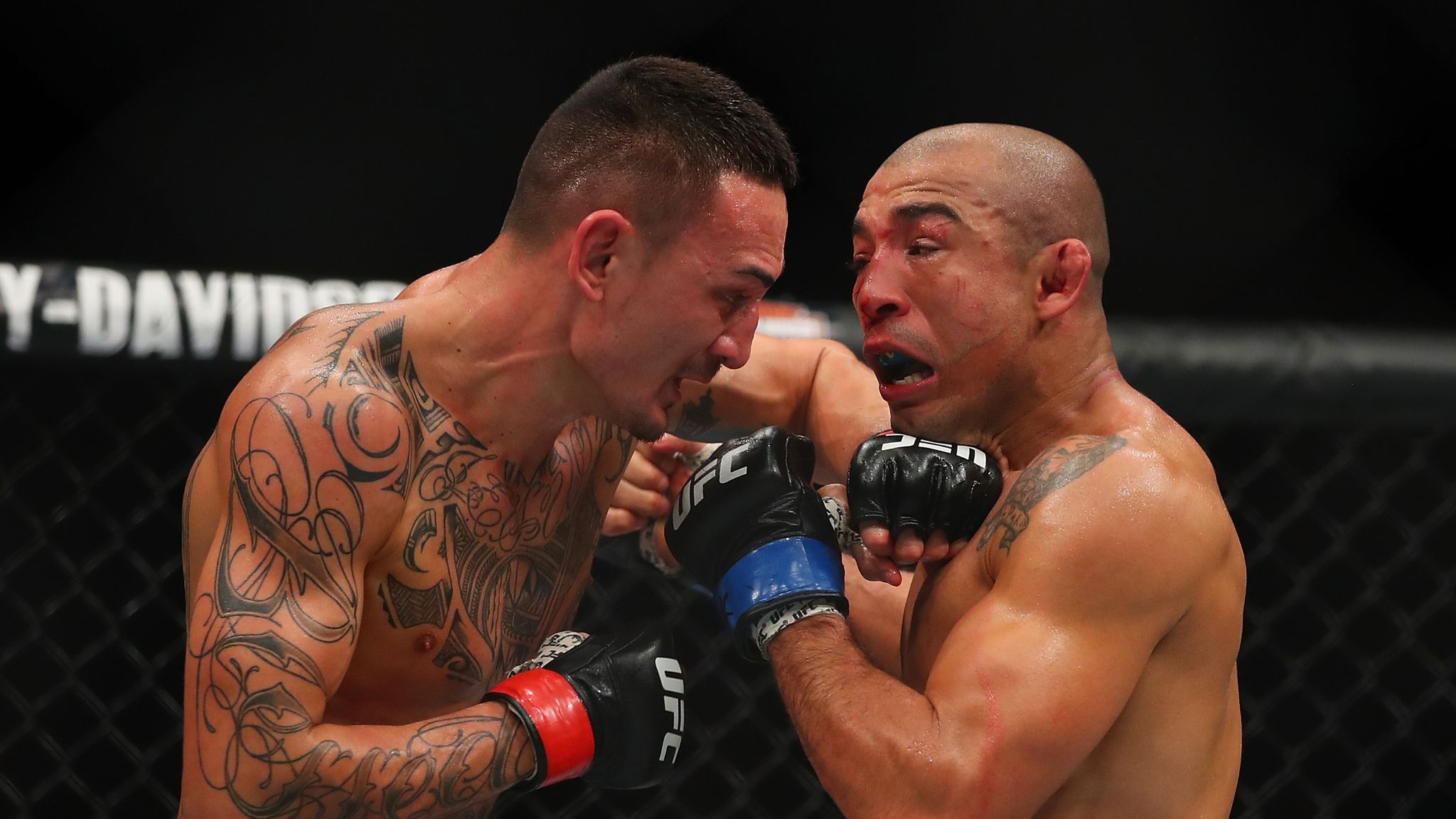Der er behov for Let at læse Fantasifulde Max Holloway repeats Jose Aldo third round stoppage at UFC 218 | MMA News |  Sky Sports