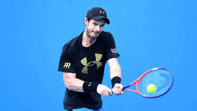 Andy Murray practices ahead of the Brisbane International