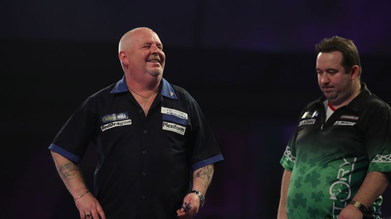 WILLIAM HILL WORLD DARTS CHAMPIONSHIP 2018.ALEXANDRA PALACE,LONDON.PIC;LAWRENCE LUSTIG.ROUND 1.BRENDAN DOLAN V ROBERT THORNTON.ROBERT THORNTON IN ACTION.