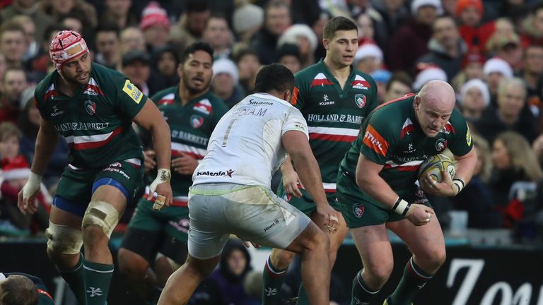  Dan Cole of Leicester charges upfield during the Aviva Premiership match between Leicester Tigers and Saracens 