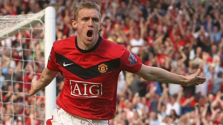 Darren Fletcher celebrates scoring their second goal during the Premier League match between Manchester United and Manchester City at Old Trafford