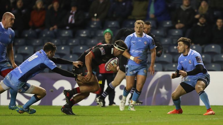 EDINBURGH, SCOTLAND - DECEMBER 09: Stuart McInally of Edinburgh breaks away to score the opening try during the European Rugby Challenge Cup match between 