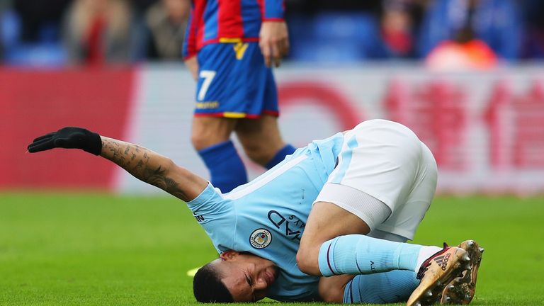 LONDON, ENGLAND - DECEMBER 31:  Gabriel Jesus of Manchester City reacts as he is injured during the Premier League match between Crystal Palace and Manches