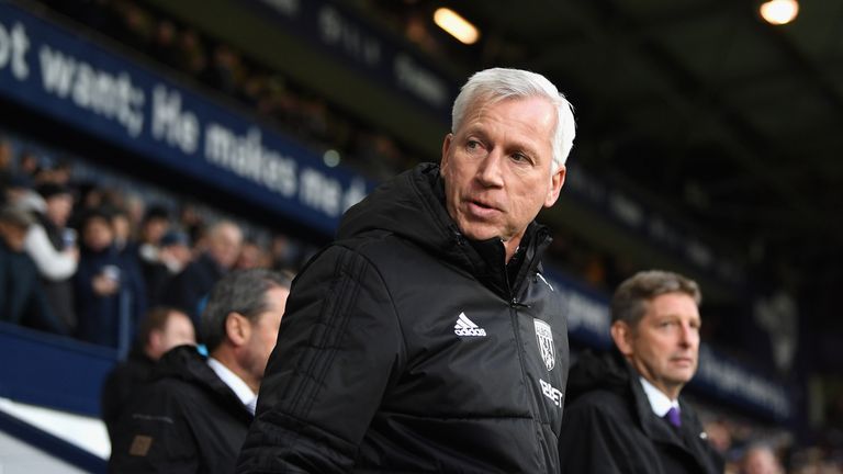 WEST BROMWICH, ENGLAND - DECEMBER 17:  Alan Pardew, Manager of West Bromwich Albion looks on prior to the Premier League match between West Bromwich Albion