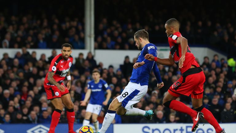 LIVERPOOL, ENGLAND - DECEMBER 02: Gylfi Sigurdsson of Everton scores his sides first goal during the Premier League match between Everton and Huddersfield 