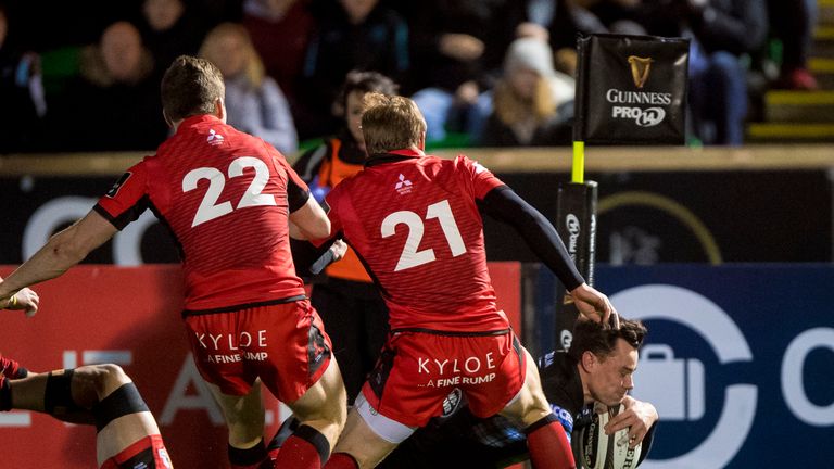 Glasgow's Lee Jones scores the game's only try in second-half injury-time