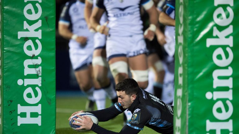 08/12/17 EUROPEAN RUGBY CHAMPIONS CUP. GLASGOW WARRIORS v MONTPELLIER . SCOTSTOUN. Glasgow Warriors' Leonardo Sarto scores his side's opening try