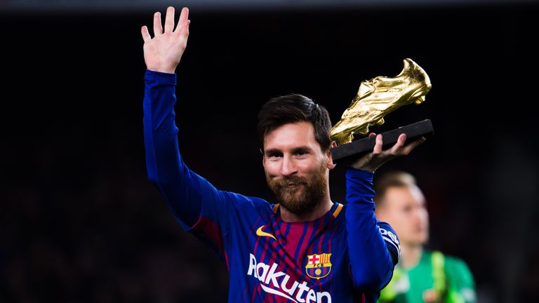 Lionel Messi is pictured with the Golden Boot award prior to the La Liga match between Barcelona and Deportivo La Coruna