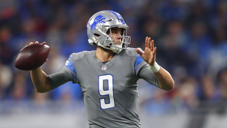 DETROIT, MI - DECEMBER 16:  Quarterback Detroit Lions  Matthew Stafford #9 looks to pass the ball during the first quarter against the Chicago Bears at For