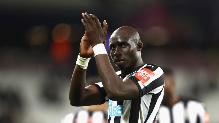 LONDON, ENGLAND - DECEMBER 23:  Mohamed Diame of Newcastle United celebrates victory during the Premier League match between West Ham United and Newcastle 