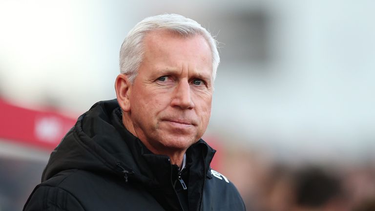 Alan Pardew on prior to the Premier League match between Stoke City and West Bromwich Albion