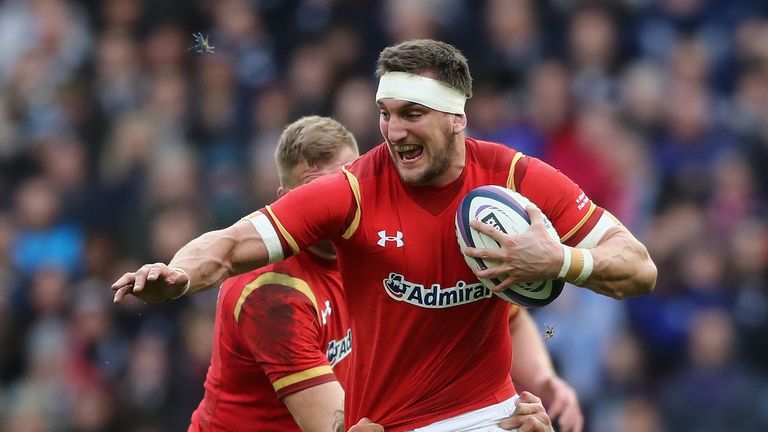 EDINBURGH, SCOTLAND - FEBRUARY 25:  Sam Warburton of Wales breaks with the ball during the RBS Six Nations match between Scotland and Wales at Murrayfield 