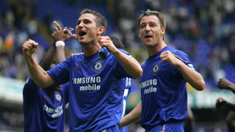London, UNITED KINGDOM:  Frank Lampard (L) and John Terry of Chelsea celebrates at the final whistle their win over Tottenham in a premiership match at Whi