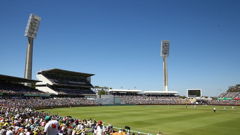 PERTH, AUSTRALIA - DECEMBER 14:  A general view of play during day one of the Third Test match of the 2017/18 Ashes Series between Australia and England at