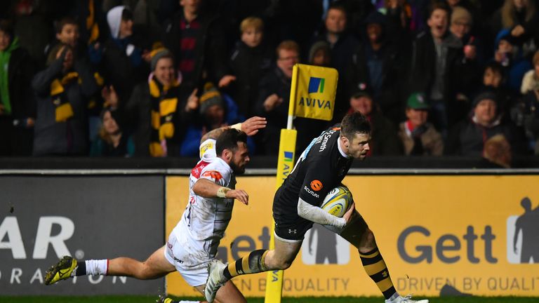 COVENTRY, ENGLAND - DECEMBER 02:  Elliot Daly of Wasps goes over to score his side's third try during the Aviva Premiership match between Wasps and Leicest