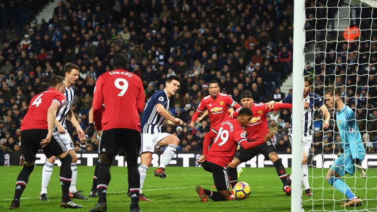 WEST BROMWICH, ENGLAND - DECEMBER 17:  Gareth Barry of West Bromwich Albion scores his sides first goal during the Premier League match between West Bromwi