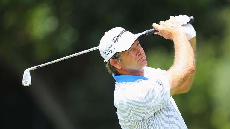 Retief Goosen rolled back the years but slipped five off the pace after an expensive last hole