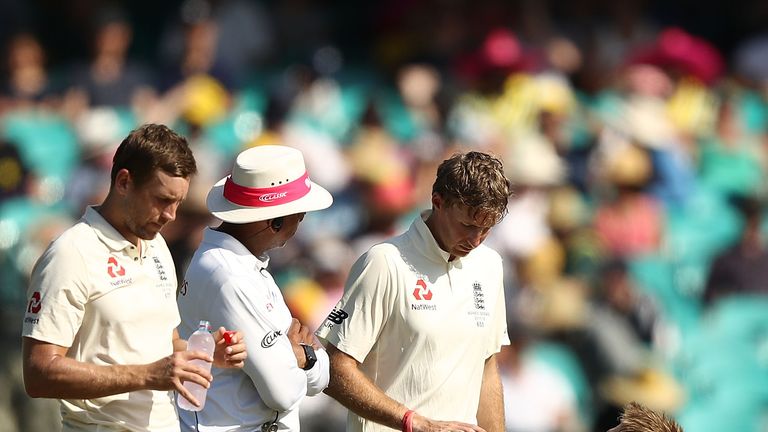 Joe Root needed medical attention while batting on day four