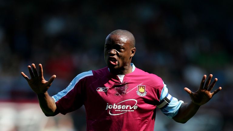 Nigel Reo-Coker playing for West Ham United in 2007