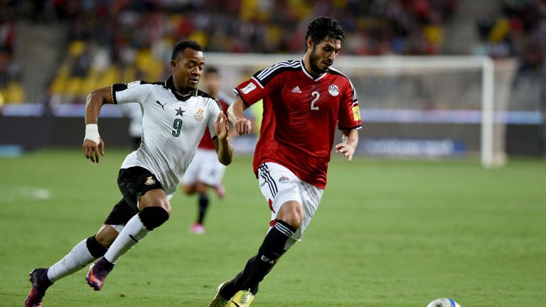 Egypt's Ali Gabr (R) vies for the ball against Ghana's Jordan Ayew during the 2018 World Cup qualifying Group E football match between Egypt and Ghana at t
