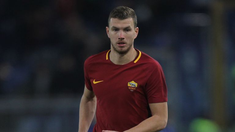 Edin Dzeko of AS Roma in action during the Serie A match between AS Roma and Spal at Stadio Olimpico on December 1, 2017 in Roma