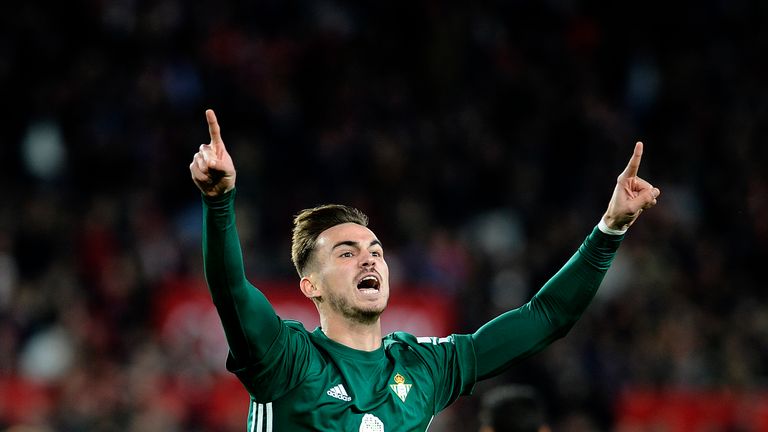 Real Betis' Spanish midfielder Fabian Ruiz celebrates after scoring a goal during the Spanish league football match between Sevilla and Real Betis at the S