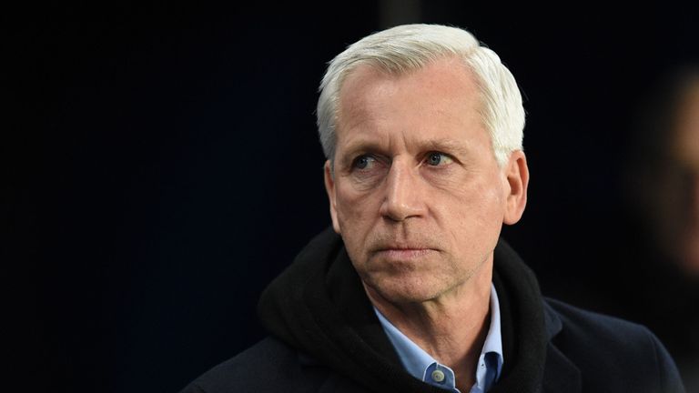West Bromwich Albion's English head coach Alan Pardew arrives for during the English Premier League football match between Manchester City and West Bromwic