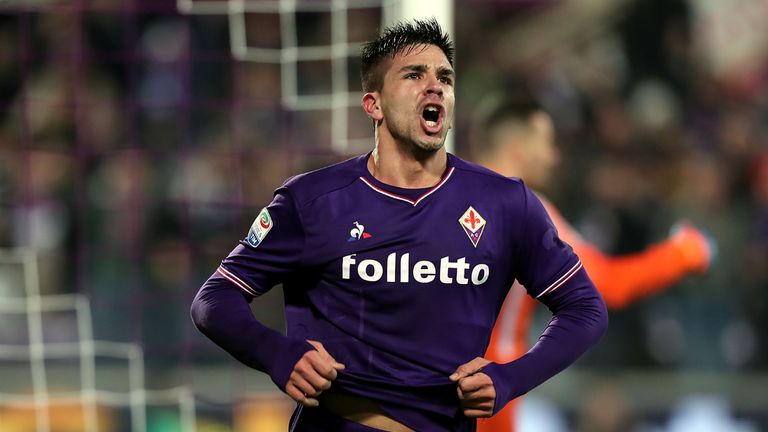 FLORENCE, ITALY - JANUARY 05: Giovanni Simeone of ACF Fiorentina celebrates after scoring a goal during the serie A match between ACF Fiorentina and FC Int