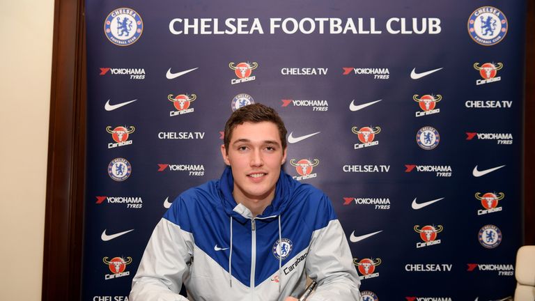 Andreas Christensen signs a new Chelsea contract, keeping him at the club until 2022
