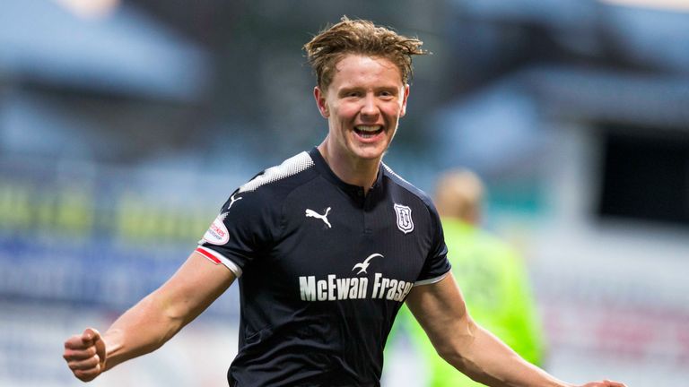 Dundee's Mark O'Hara celebrates his goal to put Dundee ahead