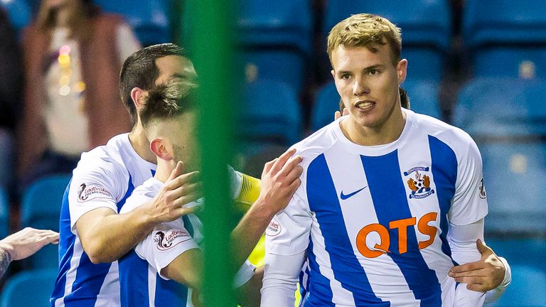 Kilmarnock's Lee Erwin (R) celebrates his late goal