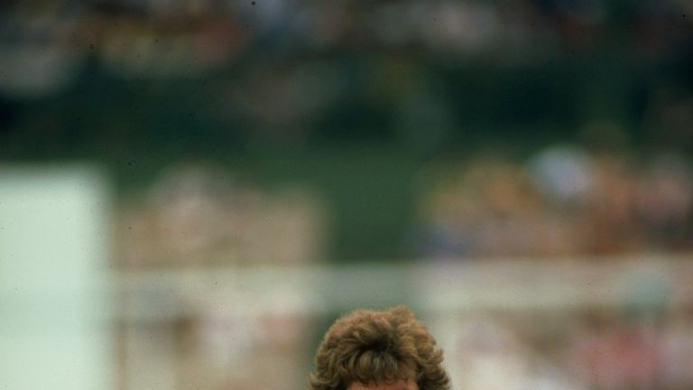 7 Jan 1983:  England Captain Bob Willis prepares to bowl during the Fifth Ashes Test match against Australia at the Sydney Cricket Ground in Australia. The