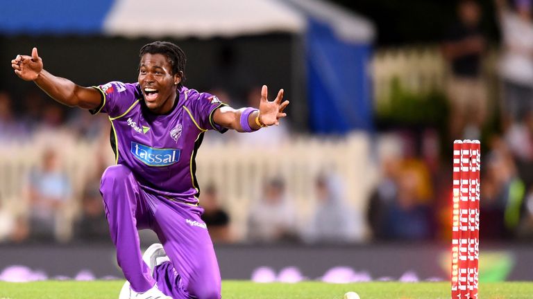 HOBART, AUSTRALIA - JANUARY 04:  Jofra Archer of the Hobart Hurricanes  appeals for a run out during the Big Bash League match between the Hobart Hurricane