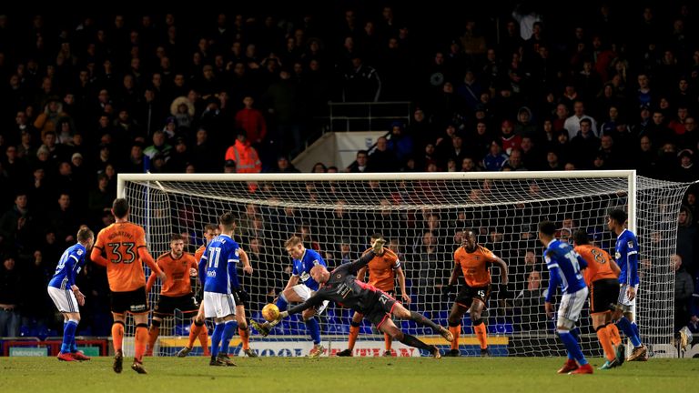 IPSWICH, ENGLAND - JANUARY 27:  John Ruddy of Woverhampton Wanderers saves at the feet of Martyn Waghorn of Ipswich Town during the Sky Bet Championship ma
