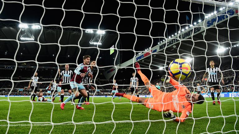 NEWCASTLE UPON TYNE, ENGLAND - JANUARY 31:  Newcastle goalkeeper Karl Darlow is beaten by a Sam Vokes header (not pictured) for the Burnley goal during the