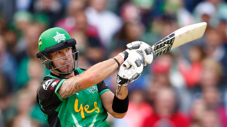 MELBOURNE, AUSTRALIA - JANUARY 02:  Kevin Pietersen of the Stars bats during the Big Bash League match between the Melbourne Stars and the Brisbane Heat at